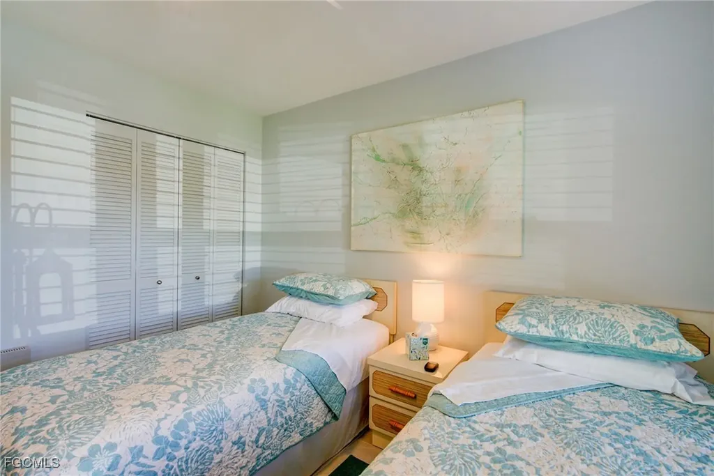 1232 Commonwealth Circle Naples FL 34116