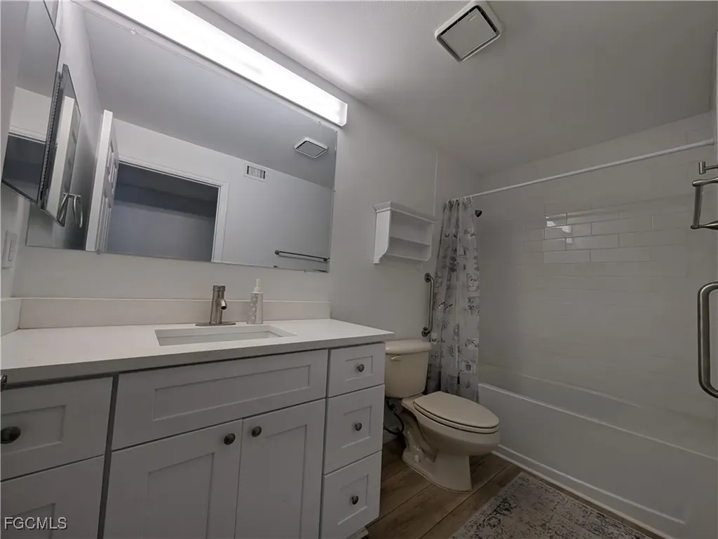 5716 Foxlake Drive North Fort Myers FL 33917