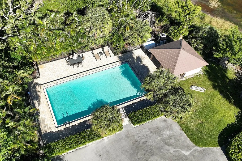 1321 Seaspray Lane Sanibel FL 33957