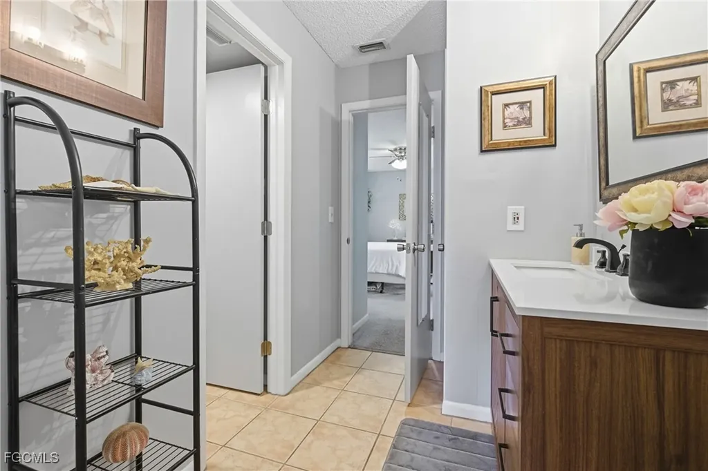 4616 SE 6th Avenue Cape Coral FL 33904