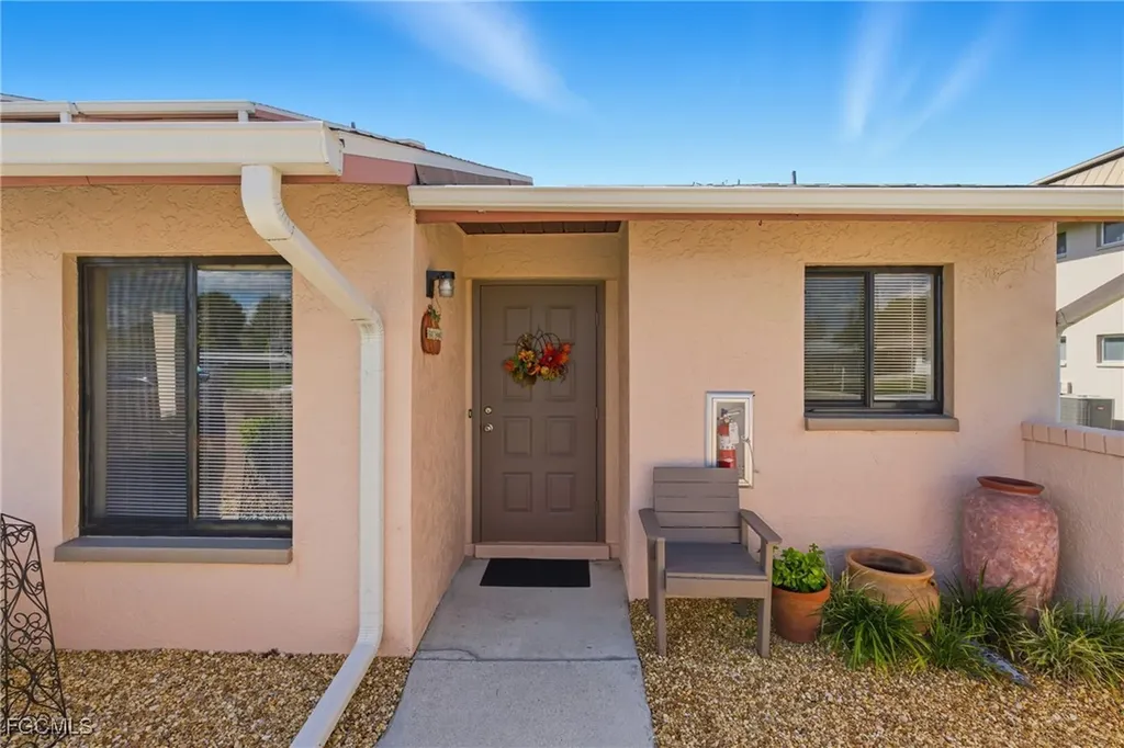 4616 SE 6th Avenue Cape Coral FL 33904