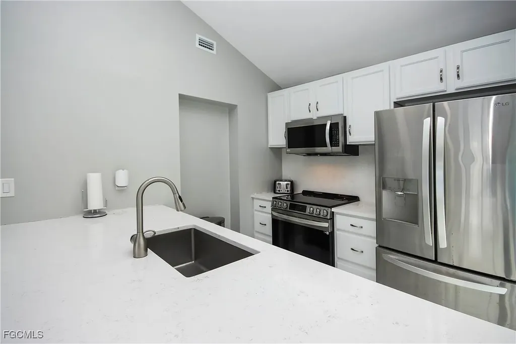 1444 Sandpiper Circle Sanibel FL 33957