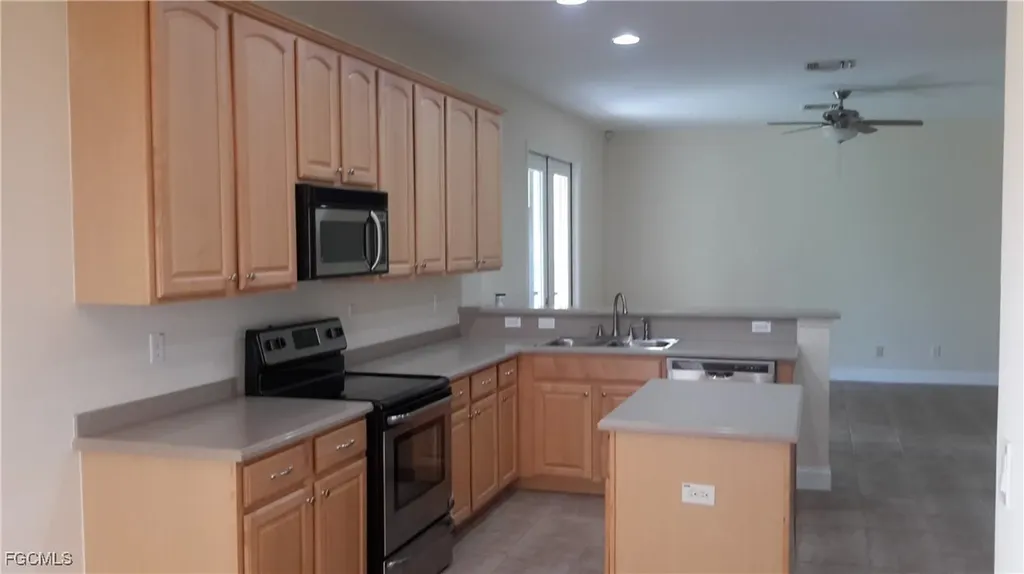 2054 Willow Branch Drive Cape Coral FL 33991