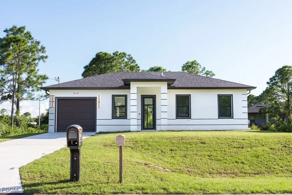 832 Carpenter Street E Lehigh Acres FL 33974