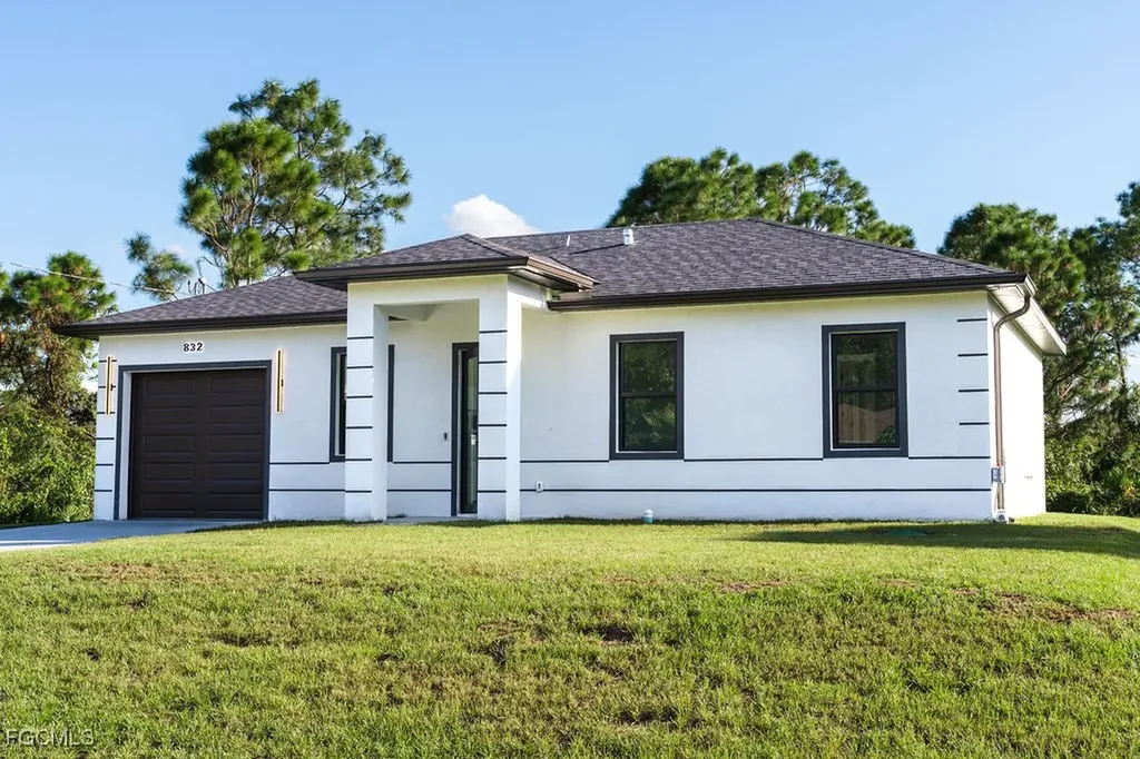 832 Carpenter Street E Lehigh Acres FL 33974