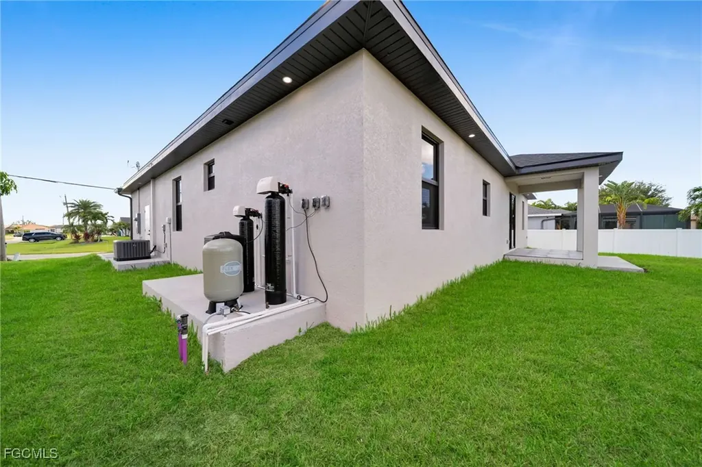 2903 NW 3rd Street Cape Coral FL 33993