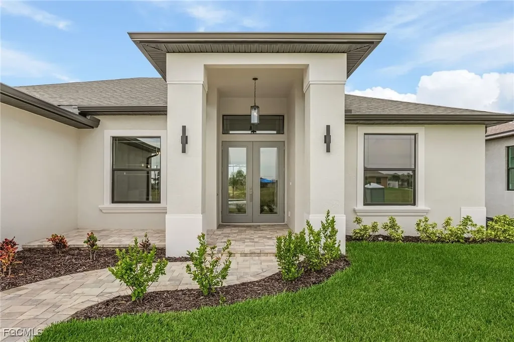 106 SW 33rd Place Cape Coral FL 33991