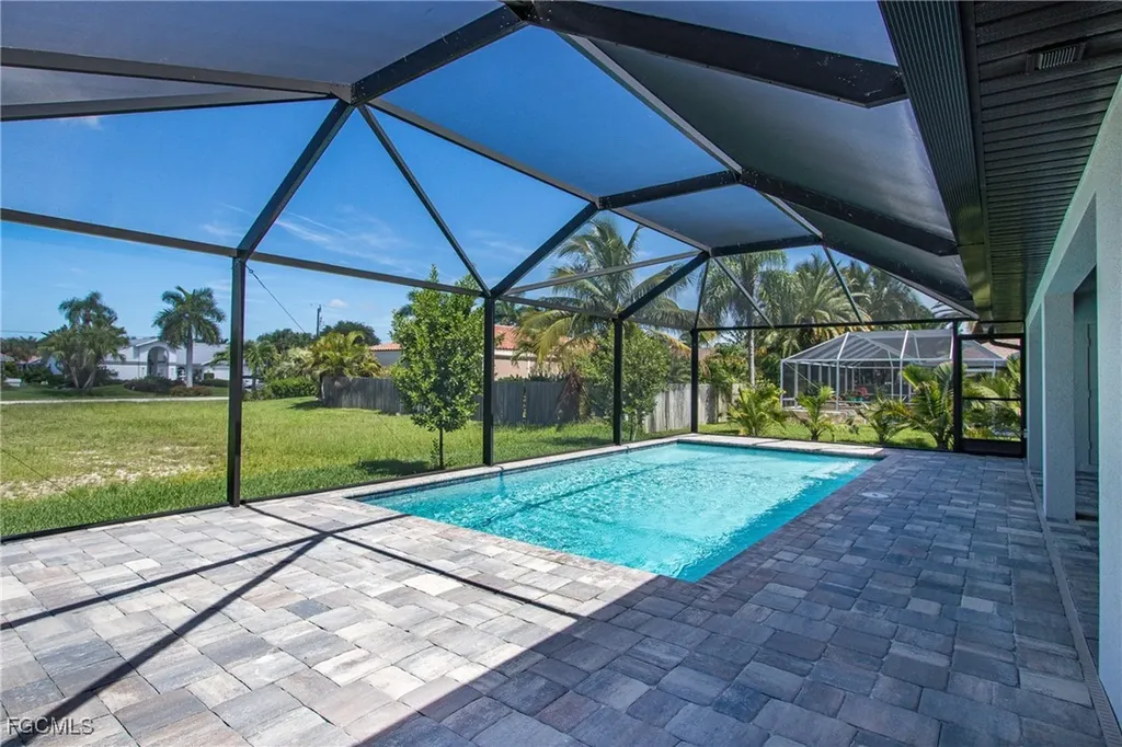 106 SW 33rd Place Cape Coral FL 33991