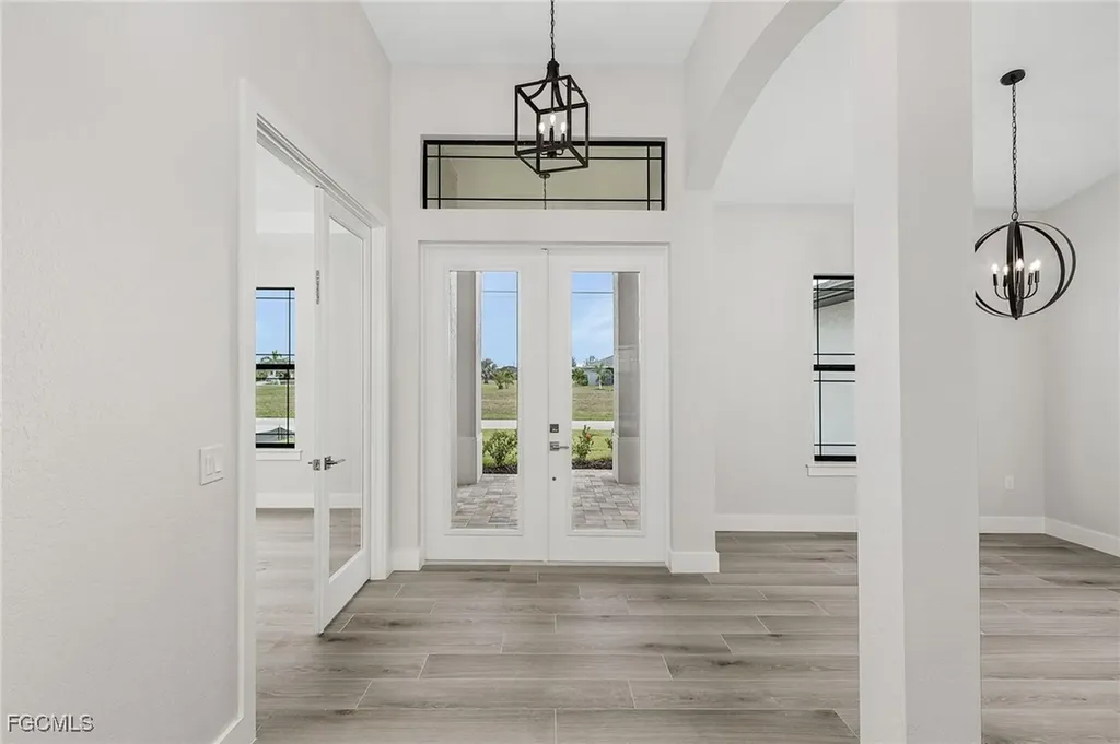 106 SW 33rd Place Cape Coral FL 33991