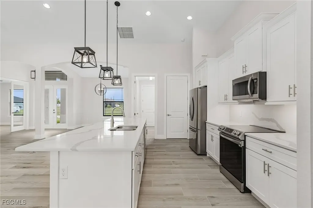 106 SW 33rd Place Cape Coral FL 33991