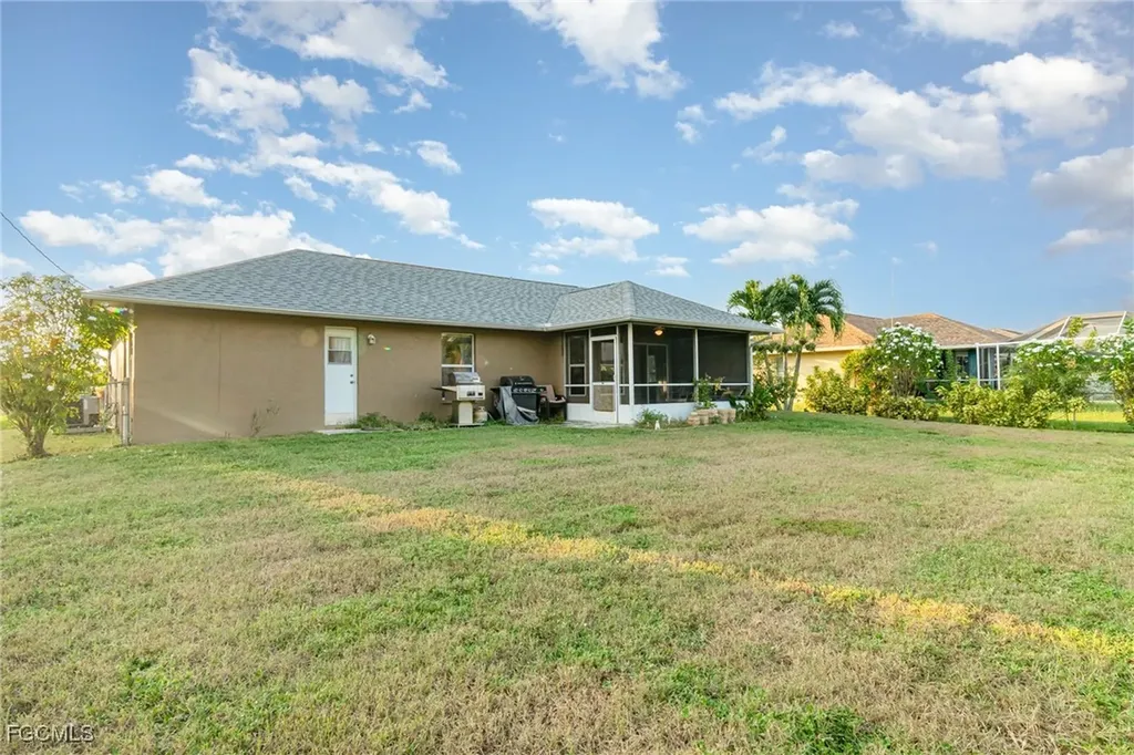 2721 SW 3rd Avenue Cape Coral FL 33914