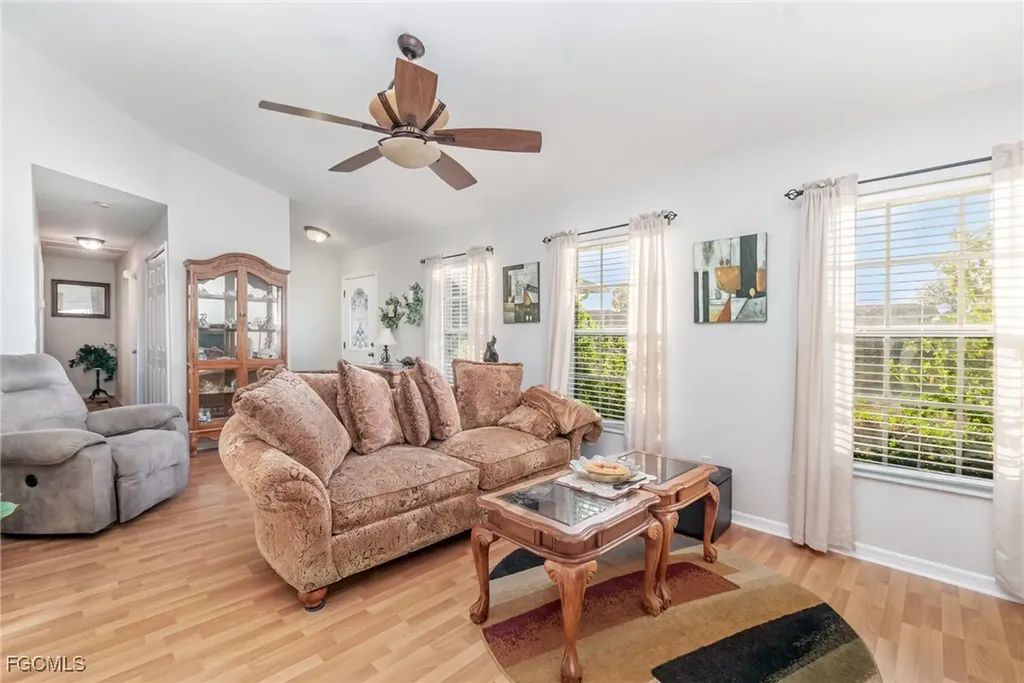 2721 SW 3rd Avenue Cape Coral FL 33914