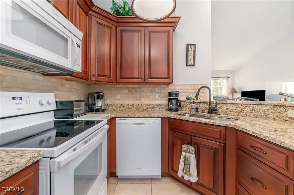 2721 SW 3rd Avenue Cape Coral FL 33914