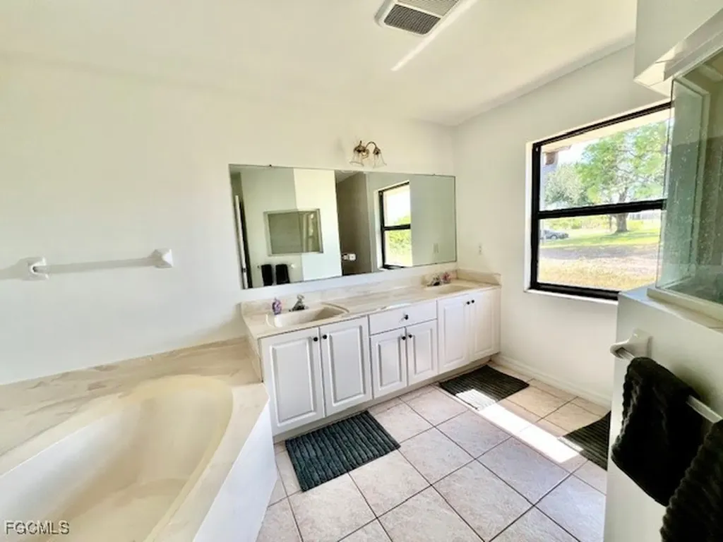426 NW 37th Place Cape Coral FL 33993