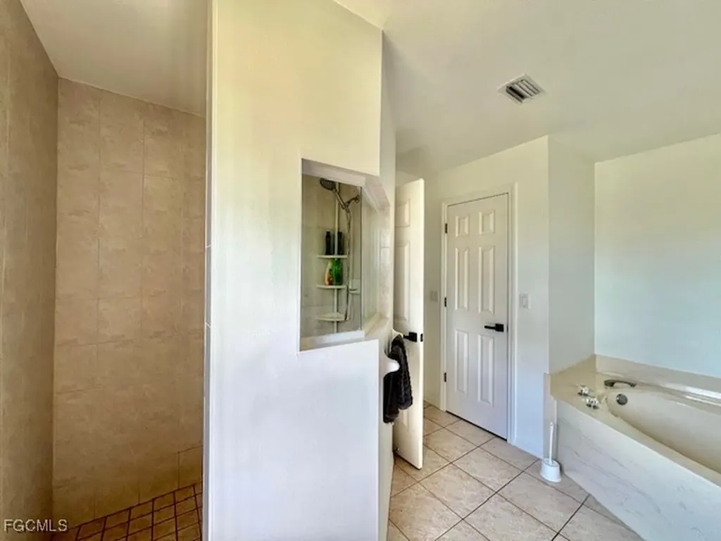 426 NW 37th Place Cape Coral FL 33993