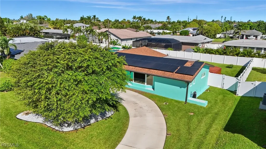 233 SE 47th Street Cape Coral FL 33904
