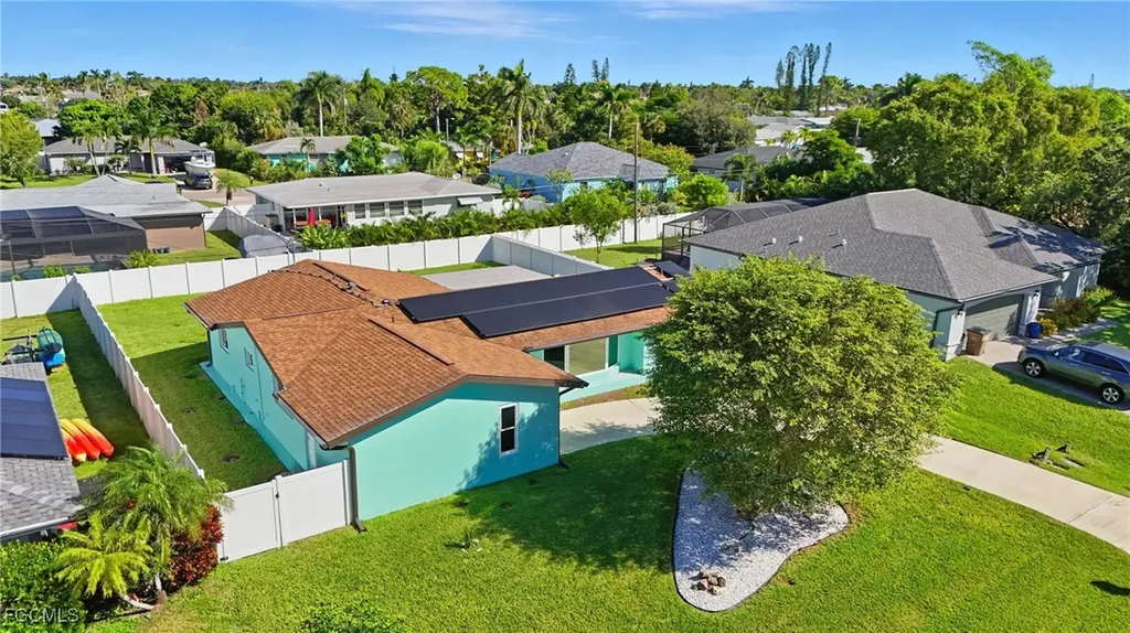 233 SE 47th Street Cape Coral FL 33904