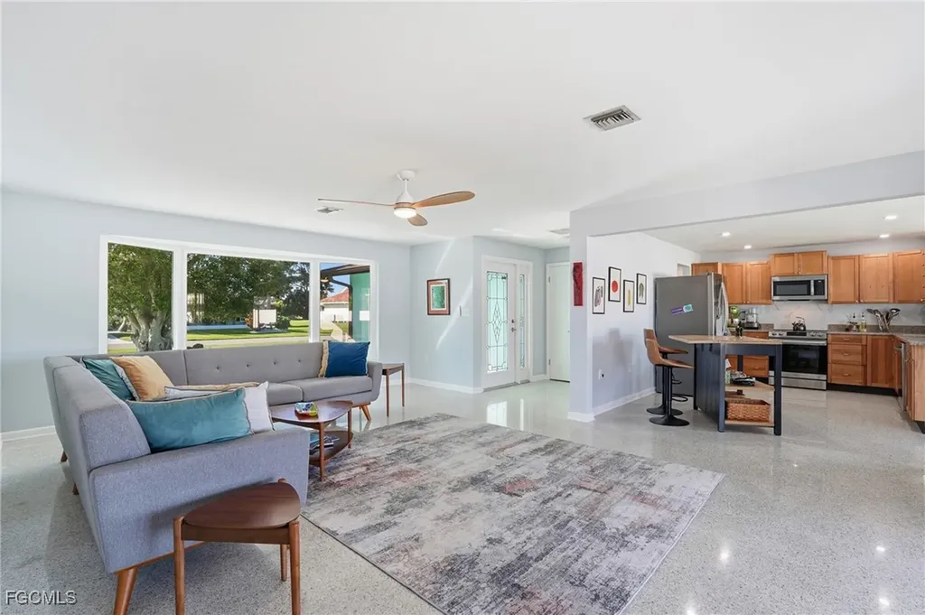 233 SE 47th Street Cape Coral FL 33904