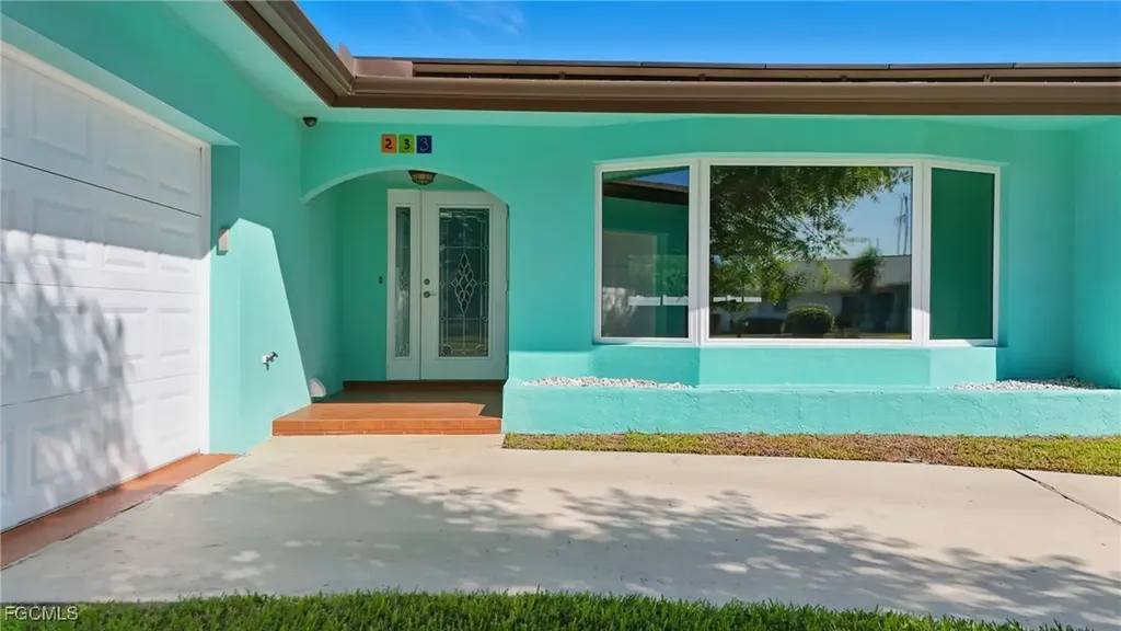 233 SE 47th Street Cape Coral FL 33904