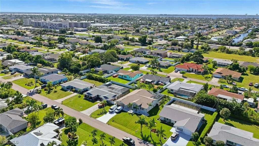 233 SE 47th Street Cape Coral FL 33904