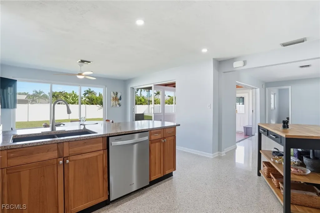 233 SE 47th Street Cape Coral FL 33904