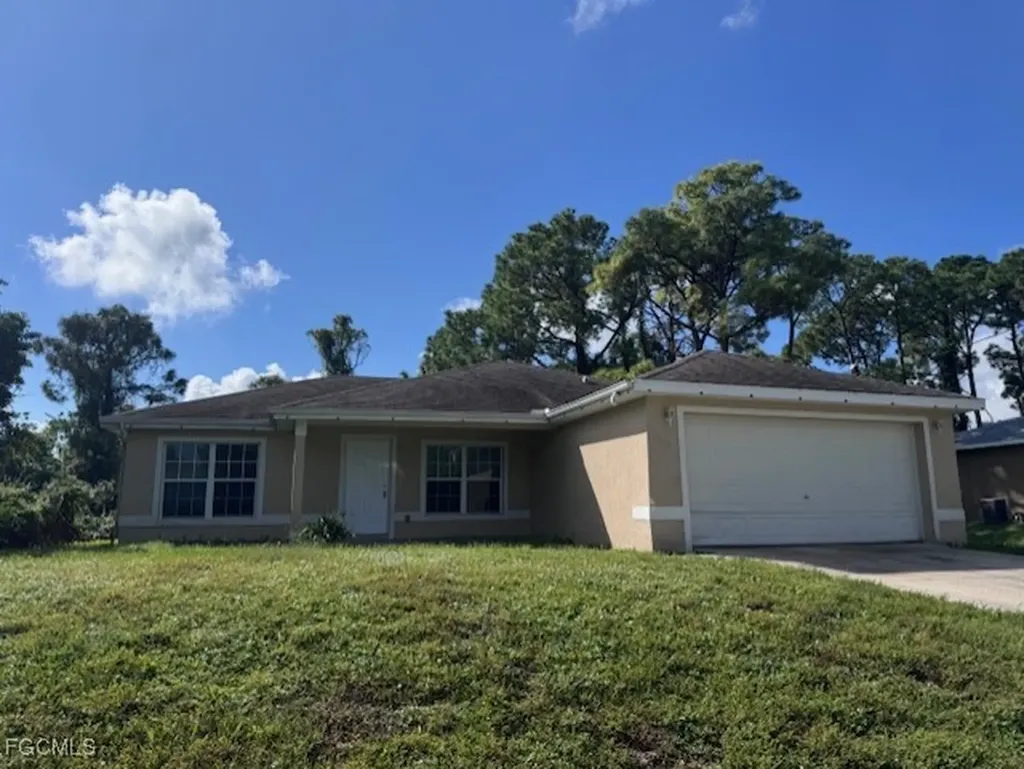 2805 15th Street SW Lehigh Acres FL 33976