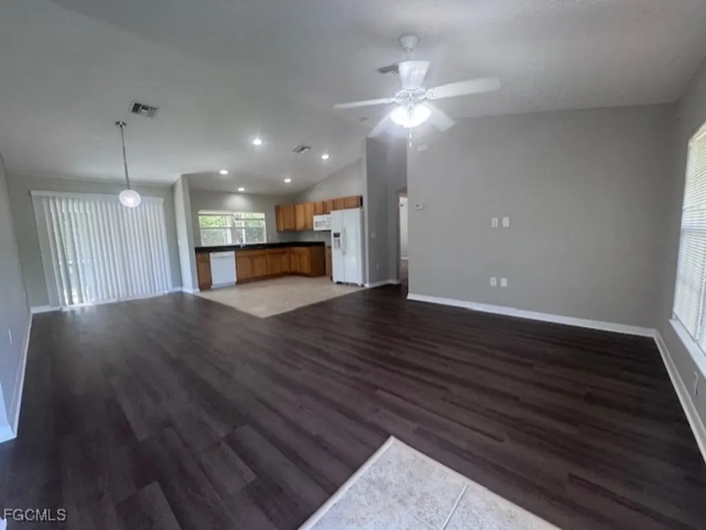 2805 15th Street SW Lehigh Acres FL 33976