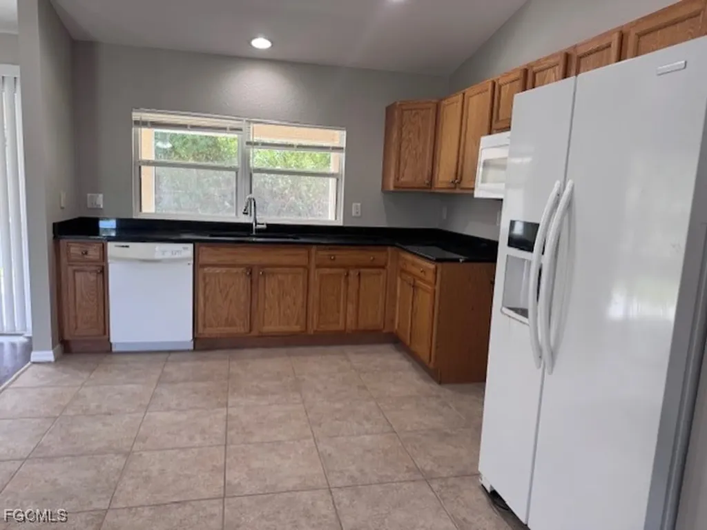 2805 15th Street SW Lehigh Acres FL 33976