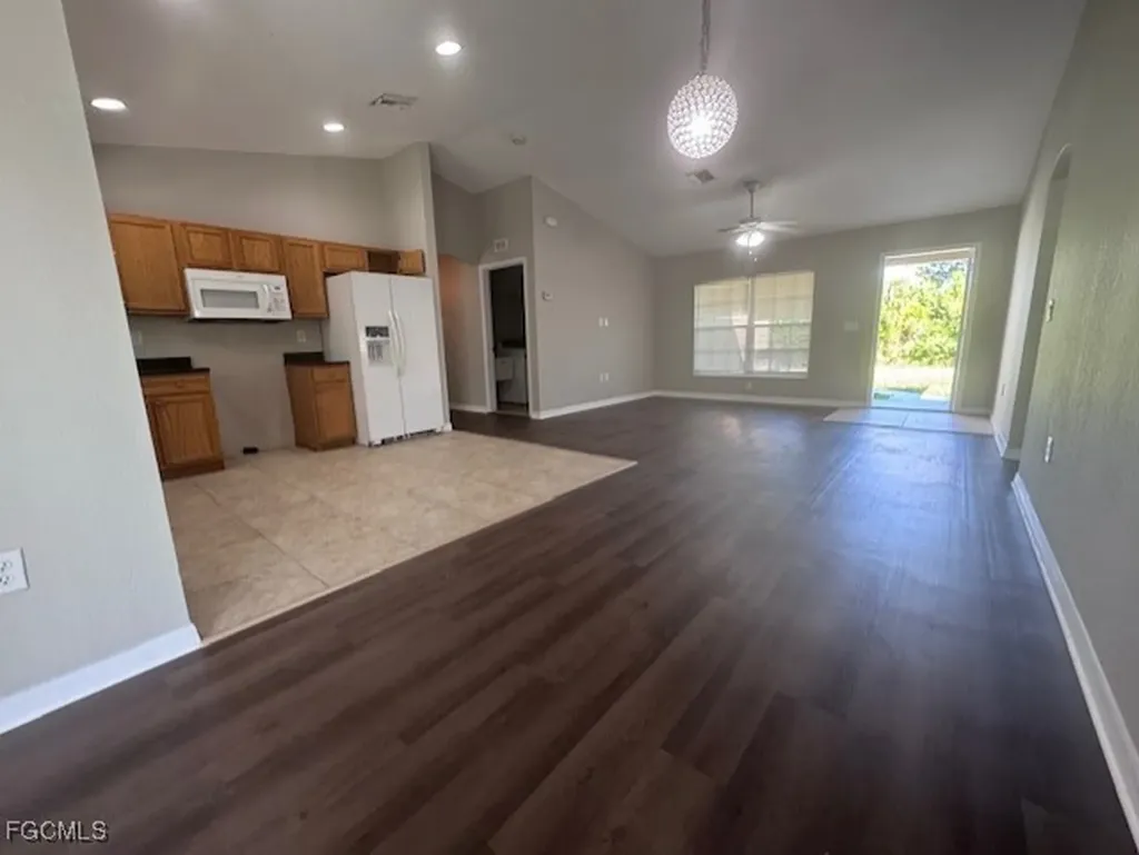2805 15th Street SW Lehigh Acres FL 33976