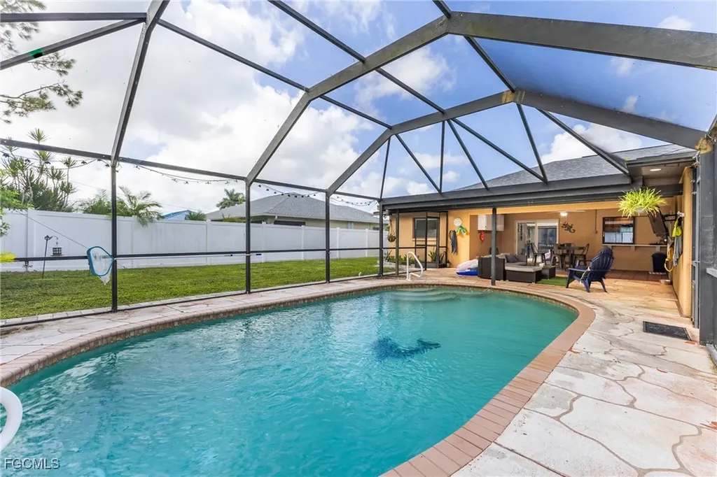 2103 SE 8th Avenue Cape Coral FL 33990