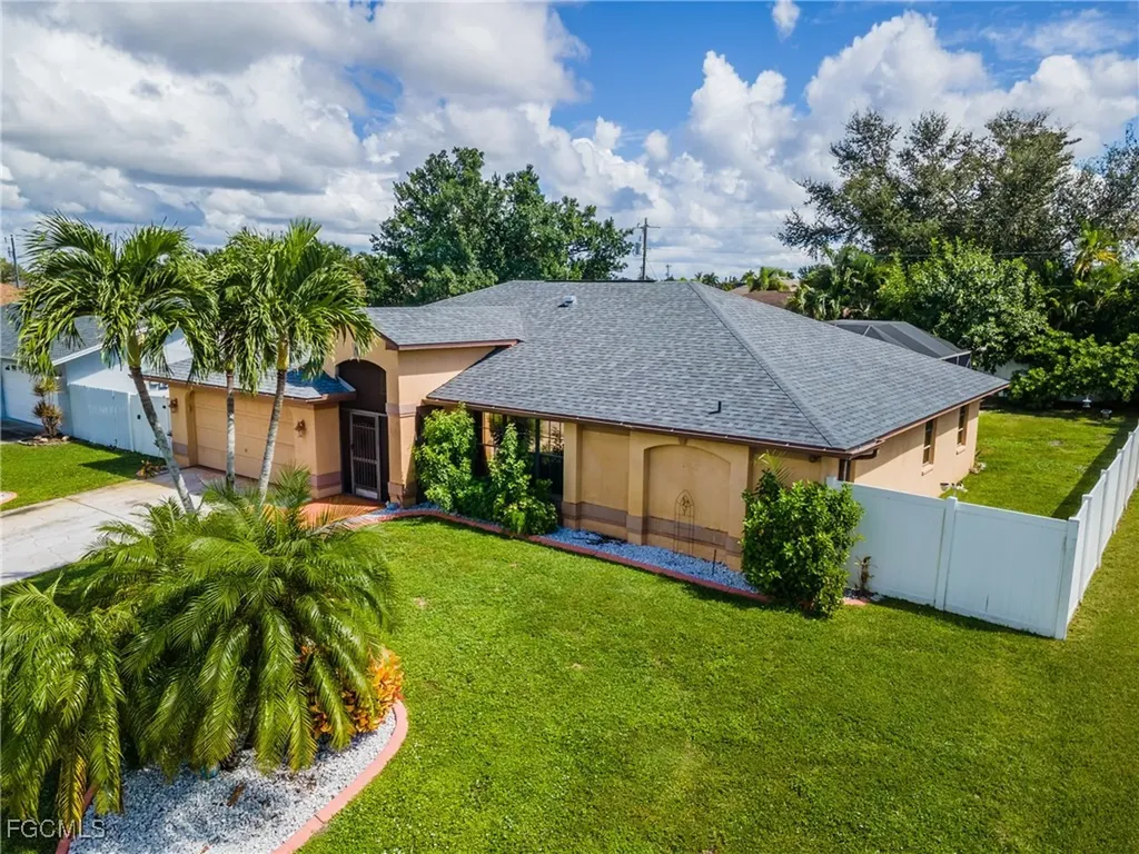 2103 SE 8th Avenue Cape Coral FL 33990