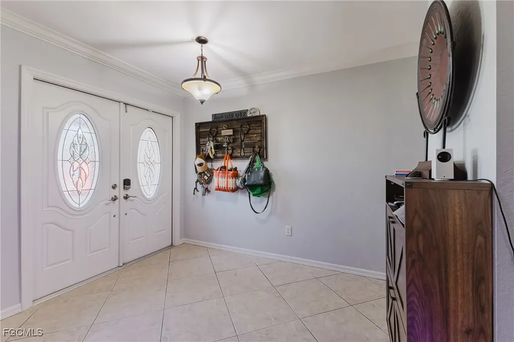 2103 SE 8th Avenue Cape Coral FL 33990