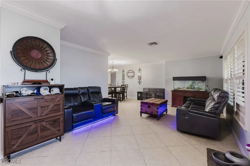 2103 SE 8th Avenue Cape Coral FL 33990
