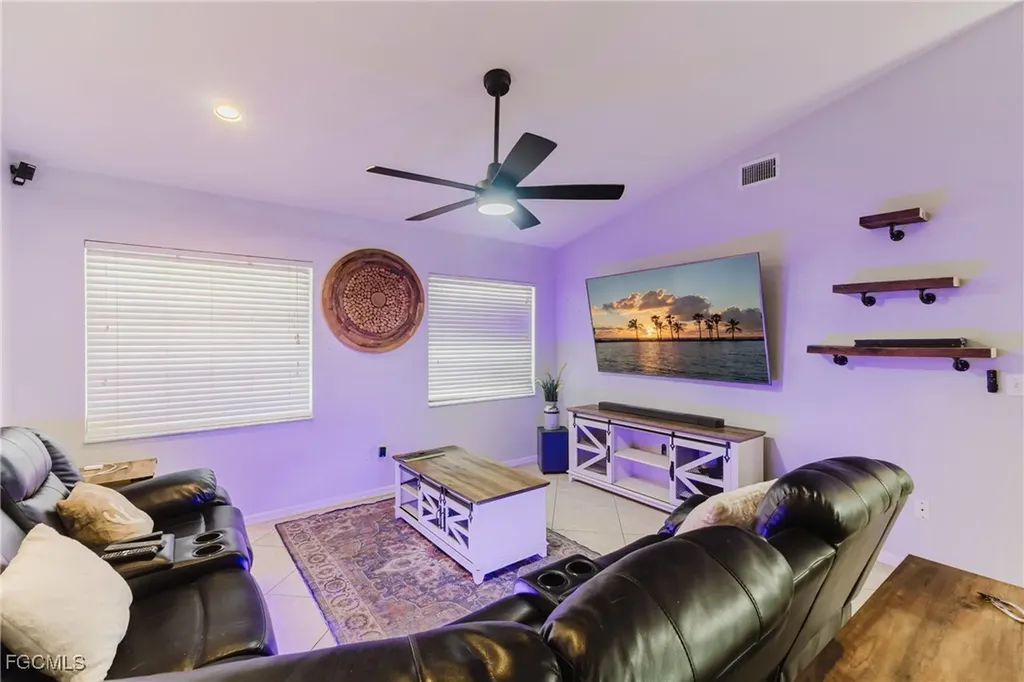 2103 SE 8th Avenue Cape Coral FL 33990