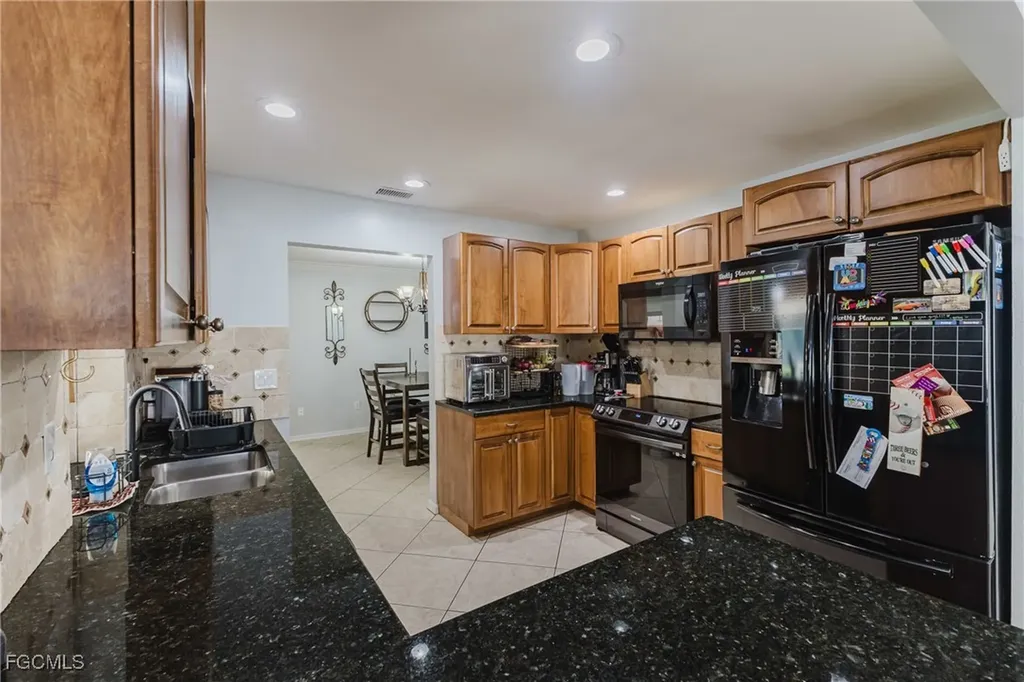 2103 SE 8th Avenue Cape Coral FL 33990