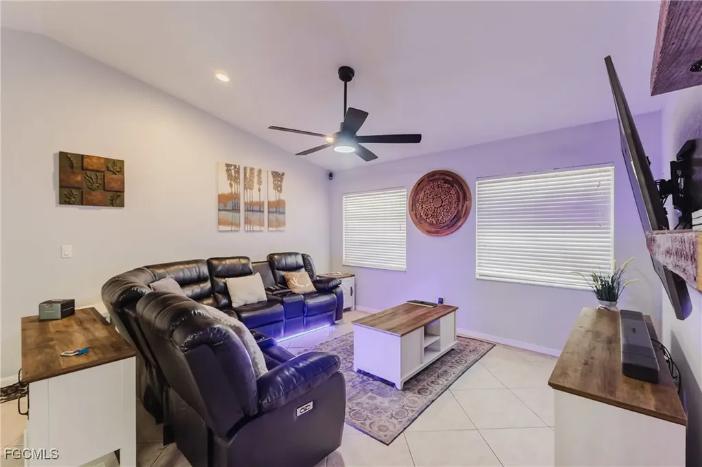 2103 SE 8th Avenue Cape Coral FL 33990