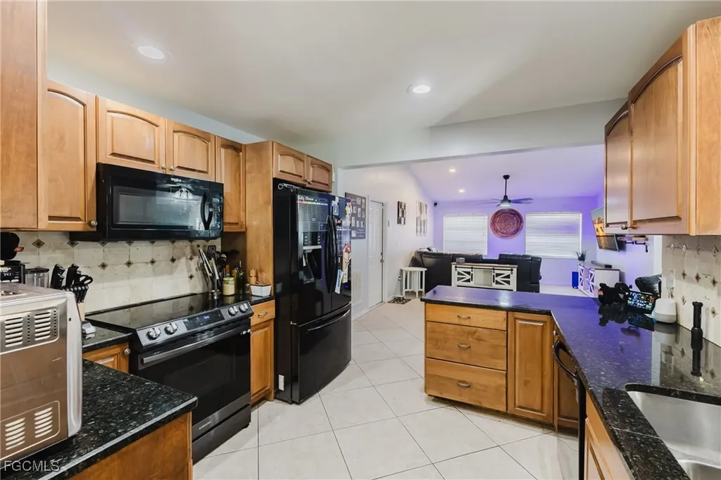 2103 SE 8th Avenue Cape Coral FL 33990