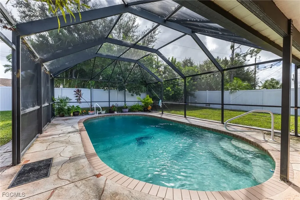 2103 SE 8th Avenue Cape Coral FL 33990