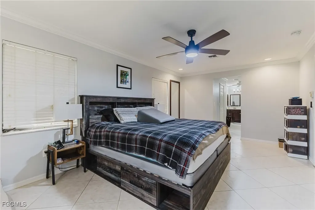 2103 SE 8th Avenue Cape Coral FL 33990
