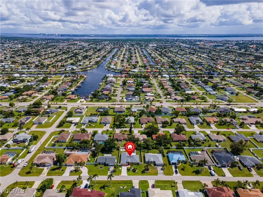 2103 SE 8th Avenue Cape Coral FL 33990