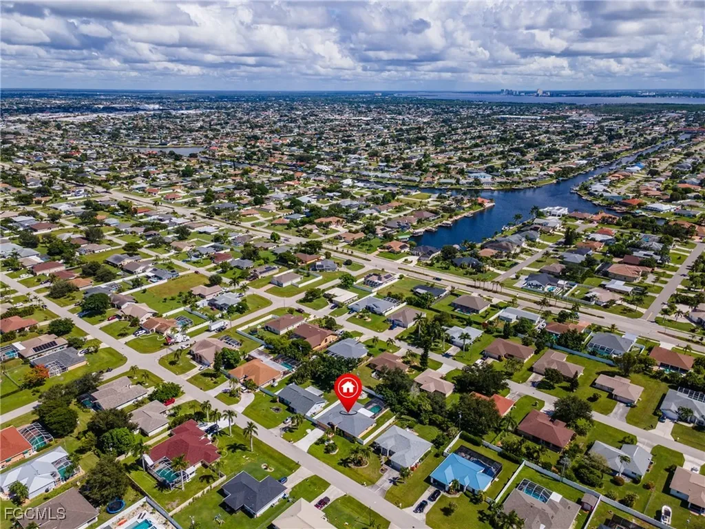 2103 SE 8th Avenue Cape Coral FL 33990
