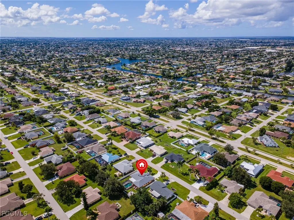 2103 SE 8th Avenue Cape Coral FL 33990