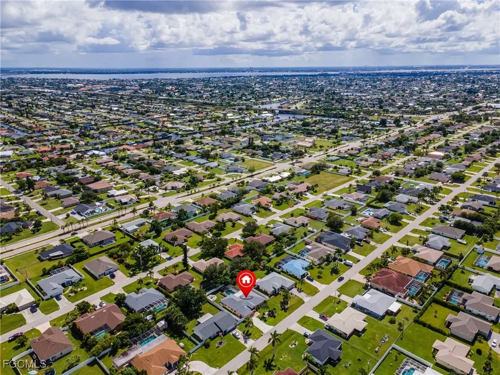 2103 SE 8th Avenue Cape Coral FL 33990