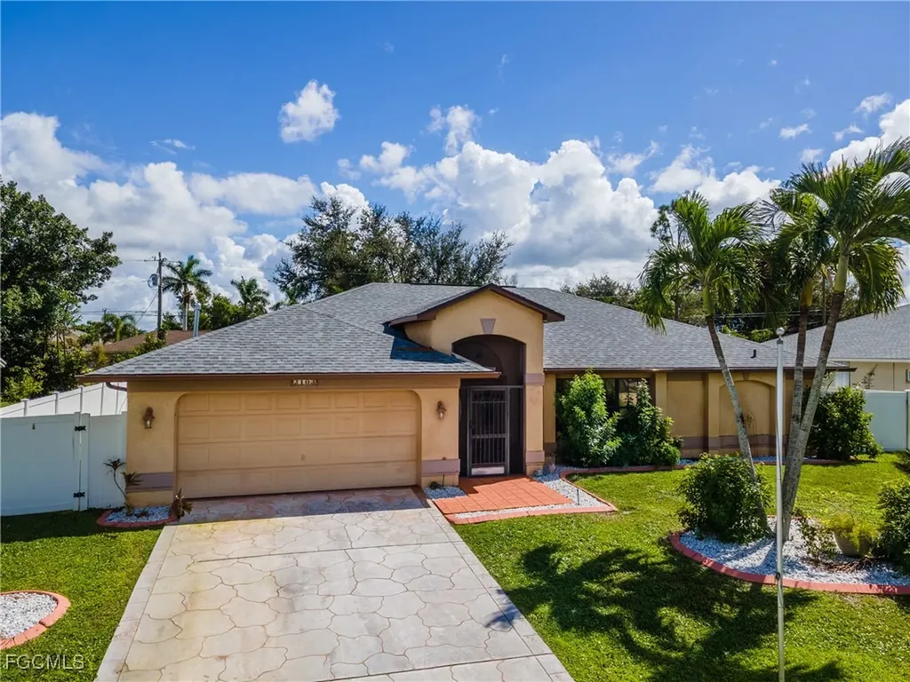 2103 SE 8th Avenue Cape Coral FL 33990