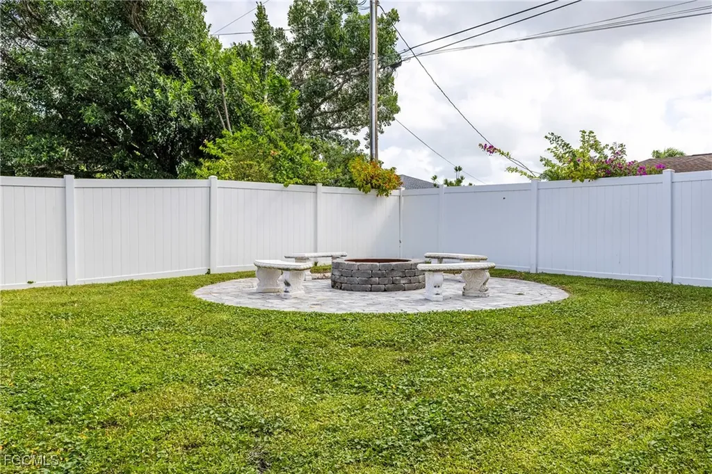 2103 SE 8th Avenue Cape Coral FL 33990