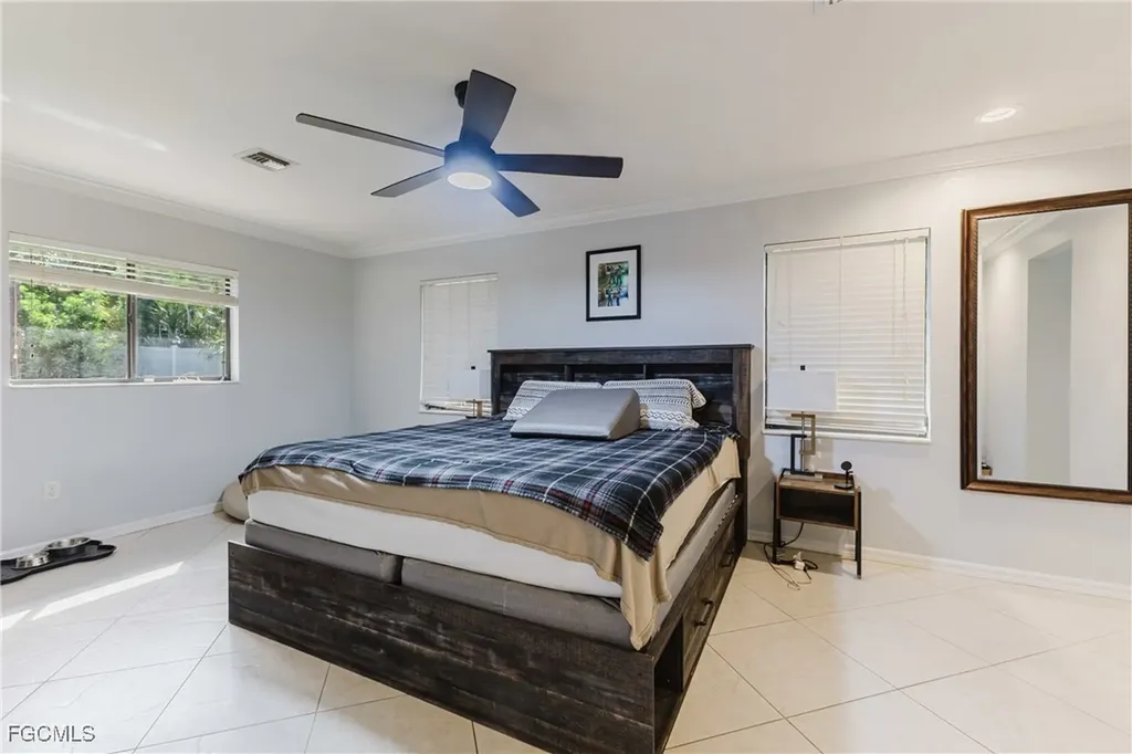 2103 SE 8th Avenue Cape Coral FL 33990