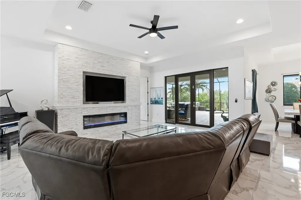 1217 SW 15th Terrace Cape Coral FL 33991