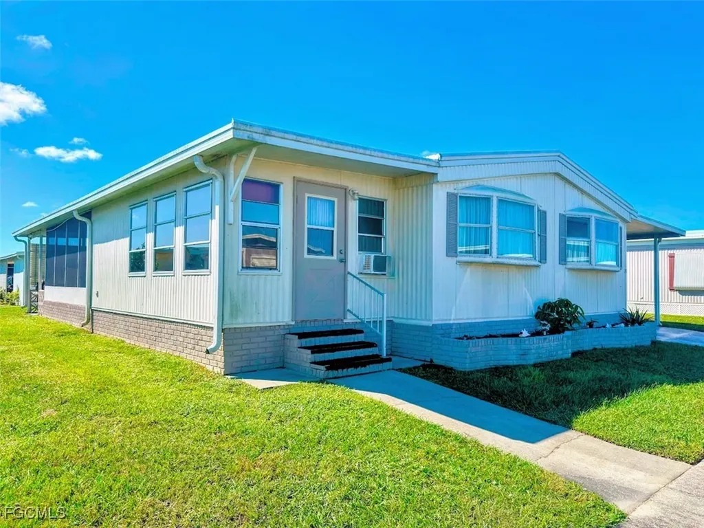 10 Hay Street Alva FL 33920