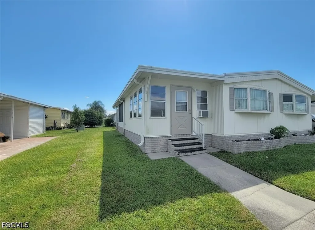 10 Hay Street Alva FL 33920