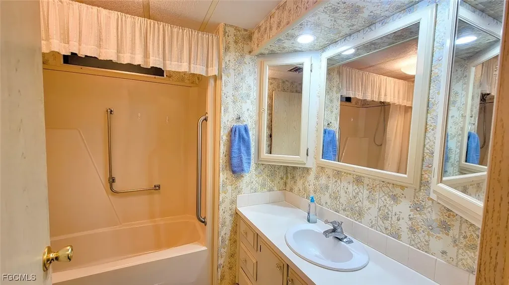 10 Hay Street Alva FL 33920